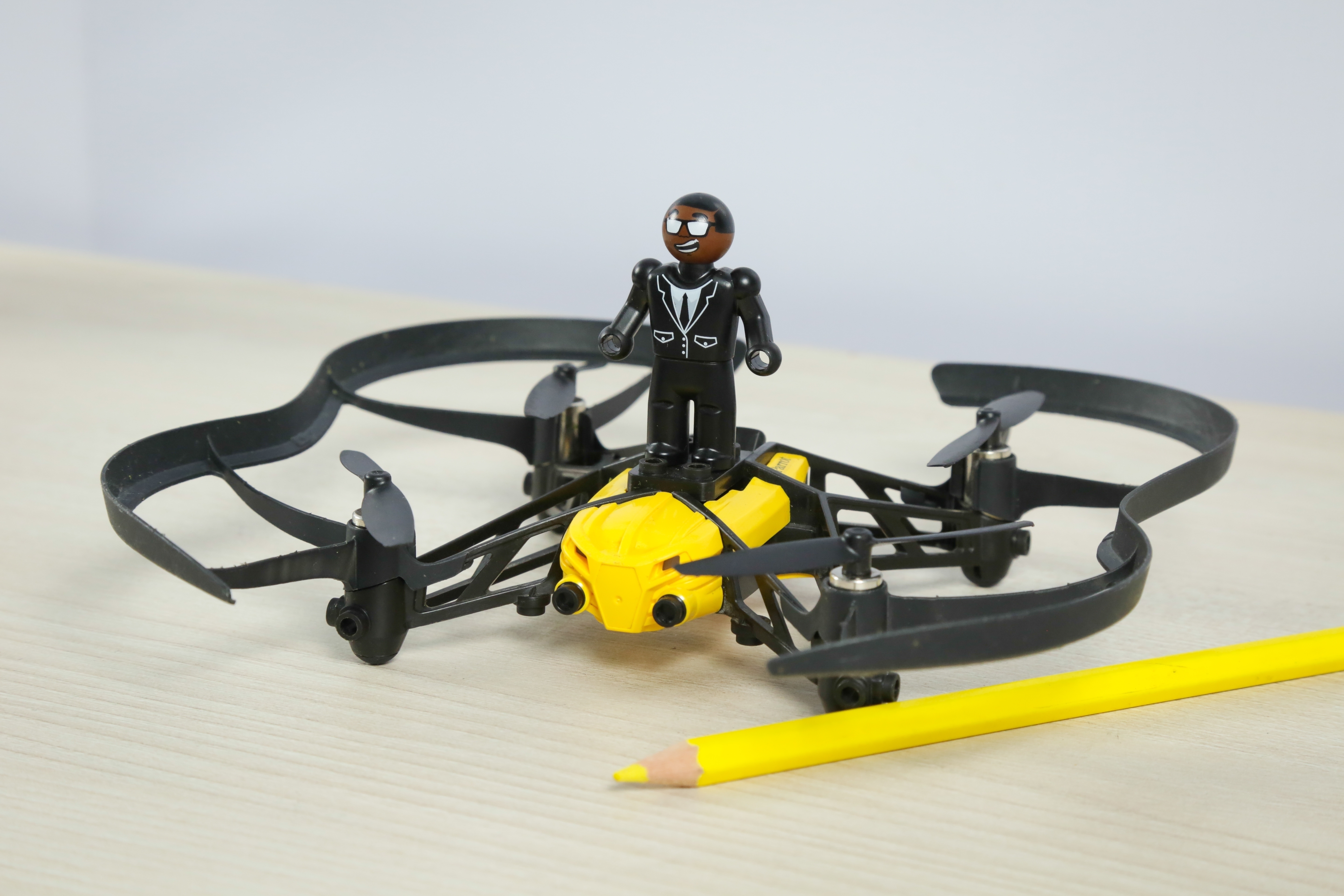 M&aacute;y bay điều khiển từ xa Parrot